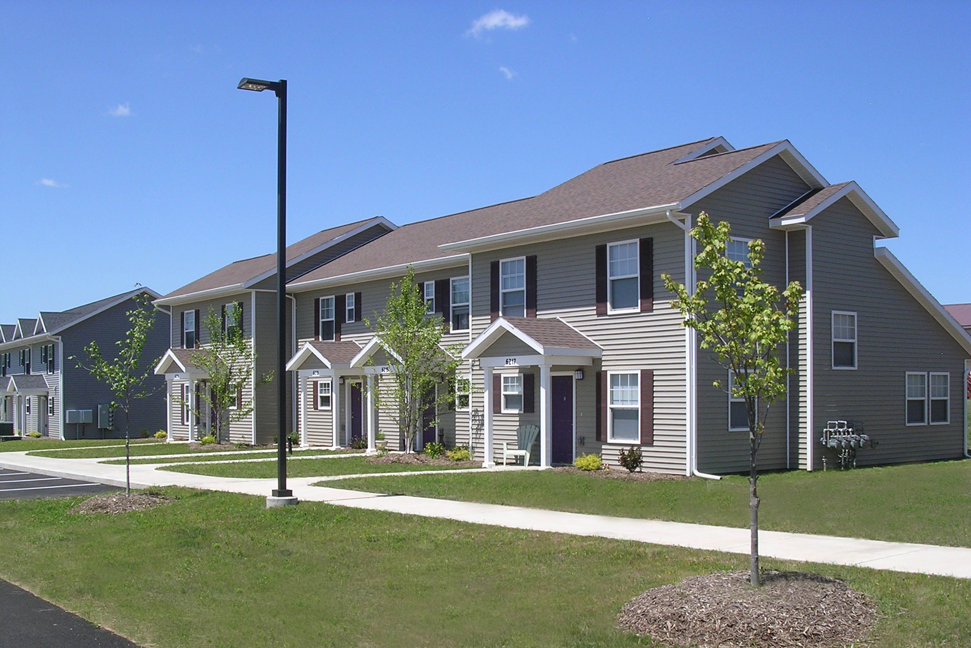 island hollow townhouses and senior apartments