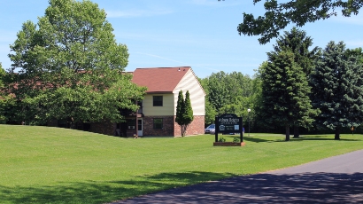 apartments near auburn ny auburn heights sign thumbnail