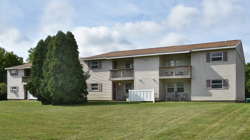 rent apartments near seneca falls ny exterior image of seneca falls east family apartments from two plus four management