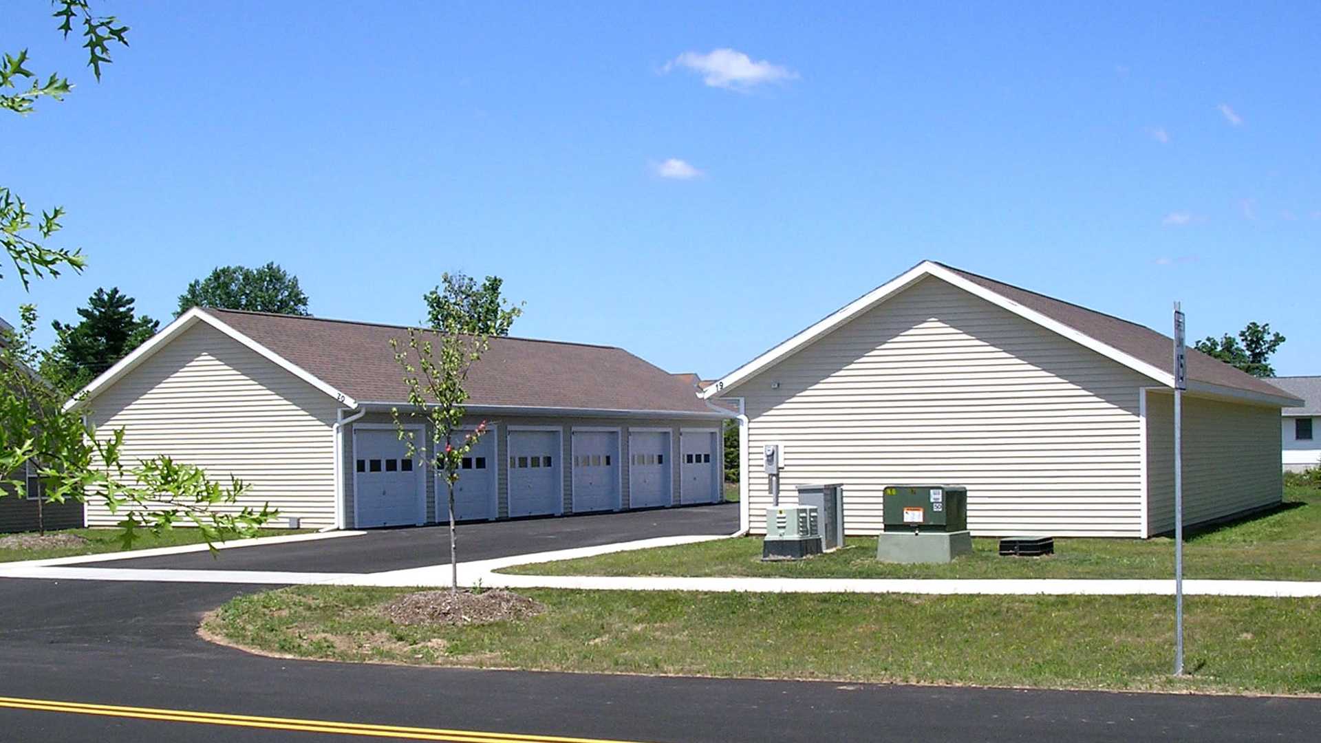 view the garages at island hollow cicero senior apartments near syracuse ny