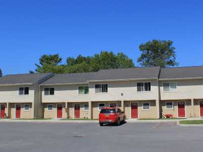 apartments near carthage ny thumbnail image of Washington court apartments front view from two plus four management