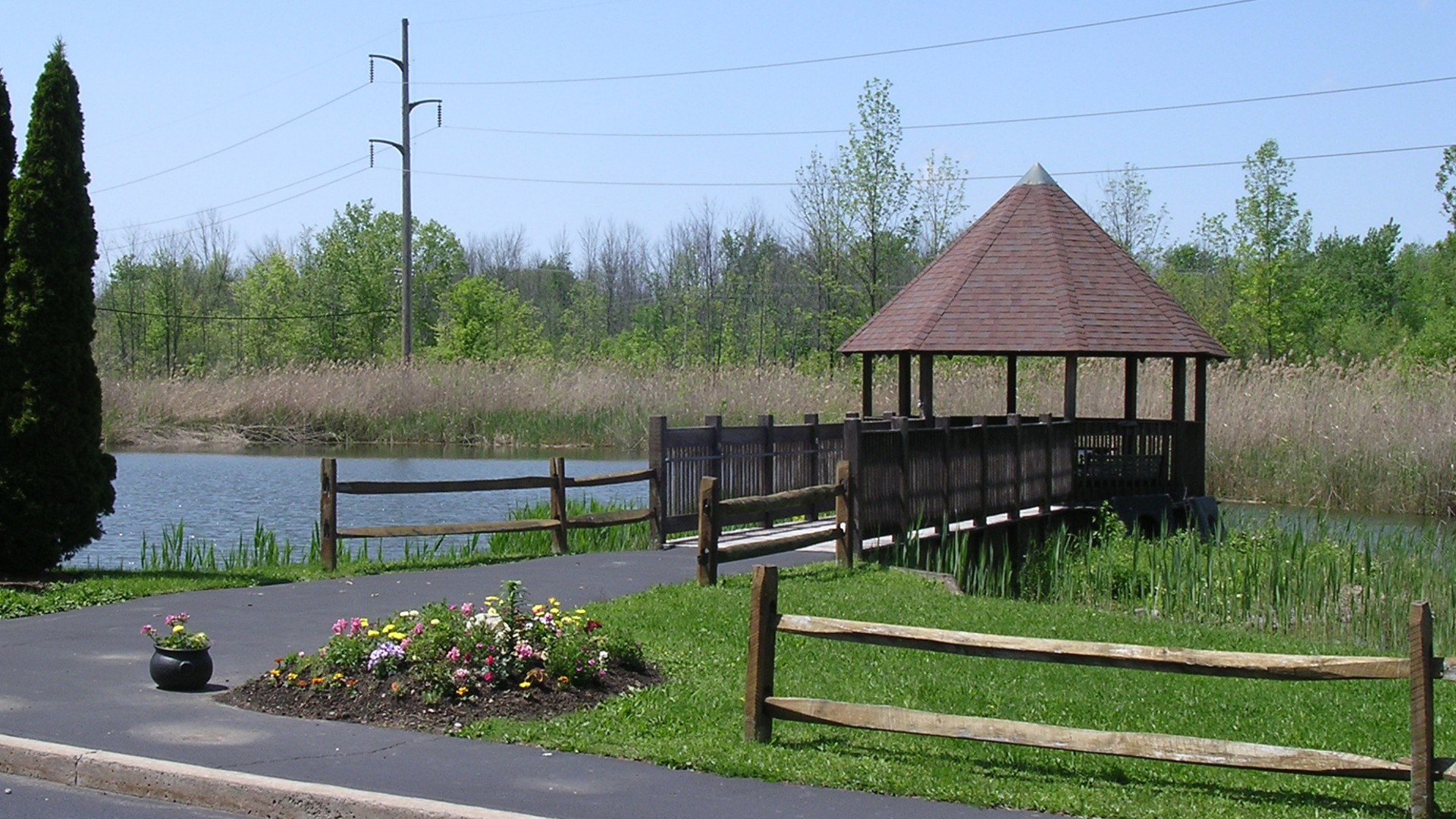 Senior Housing near East Syracuse NY image of colonial village senior apartments gazebo from two plus four management