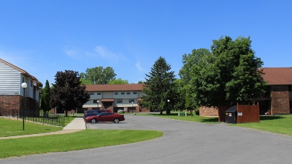 apartments near auburn ny auburn heights parking lot thumbnail