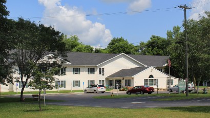 Senior Housing near Marcellus NY thumbnail image of upper crown landing exterior from two plus four management